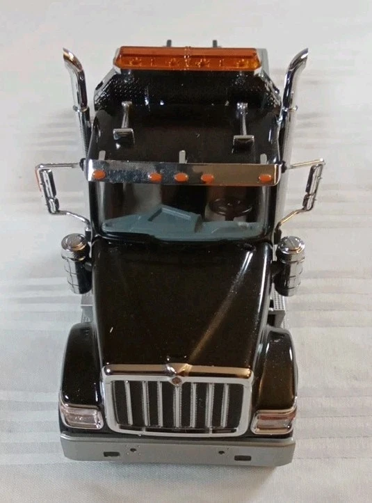 Tractor Diecast Masters 71017 International HX520 bajo perfil HDG 1:50 MB Foto 4 de 4