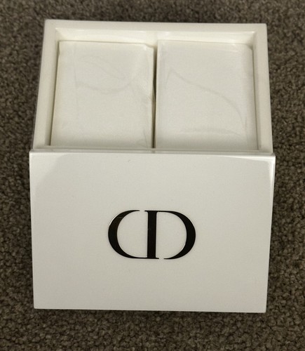Dior Beauty Cotton Pad White Makeup Case Brand New with Tiny Defect - 第 2/5 張圖片