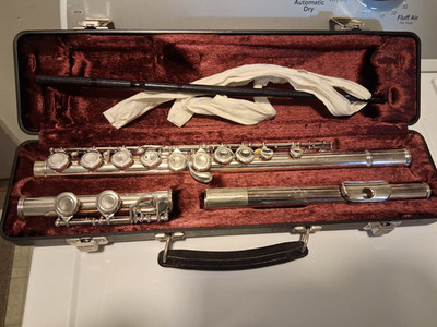 Y2K ARMSTRONG  FLUTE  104 STUDENT CLOSED  HOLE SILVER PLATED ELKHART INDIANA