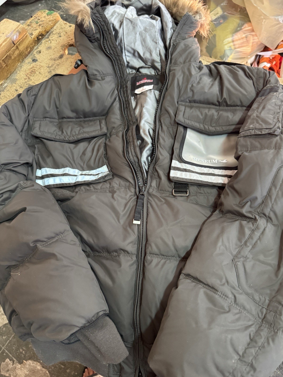 Museum Piumino Uomo Nero con Cappuccio Bordo Pelliccia - Taglia XL