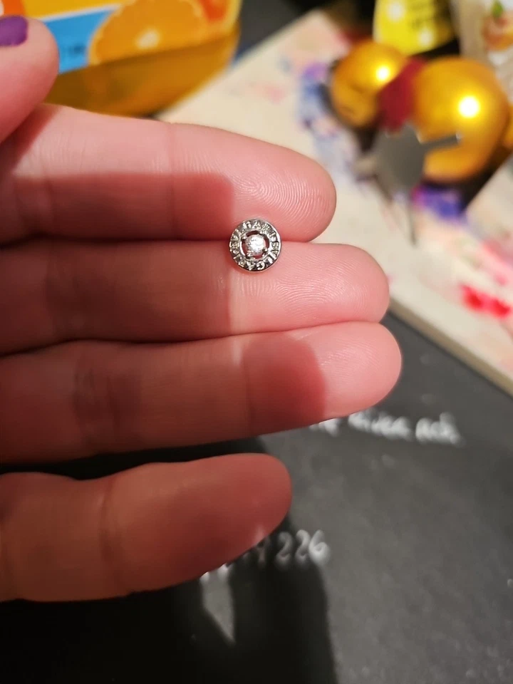 Aretes Bvlgari BVLGARI BVLGARI oro blanco 18k diamantes 0,20 quilates Foto 2 de 2