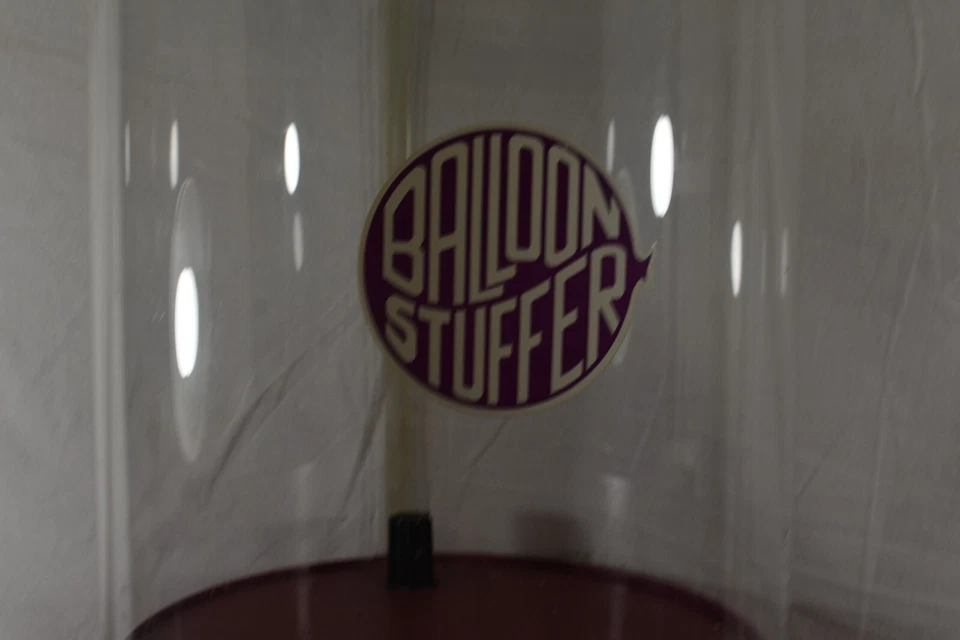 Máquina de rellenar globos grandes Stuffer una forma elegante de envolver su regalo de globos Foto 2 de 4