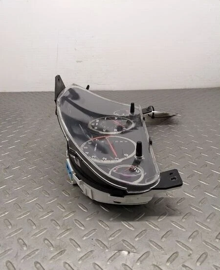 2005-2006 Honda CR-V Speedometer Cluster Assembly AT EX SE Oem - Image 3 of 4