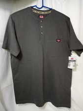 NWT Wrangler Workwear with pocket Men's Henley short sleeve shirt