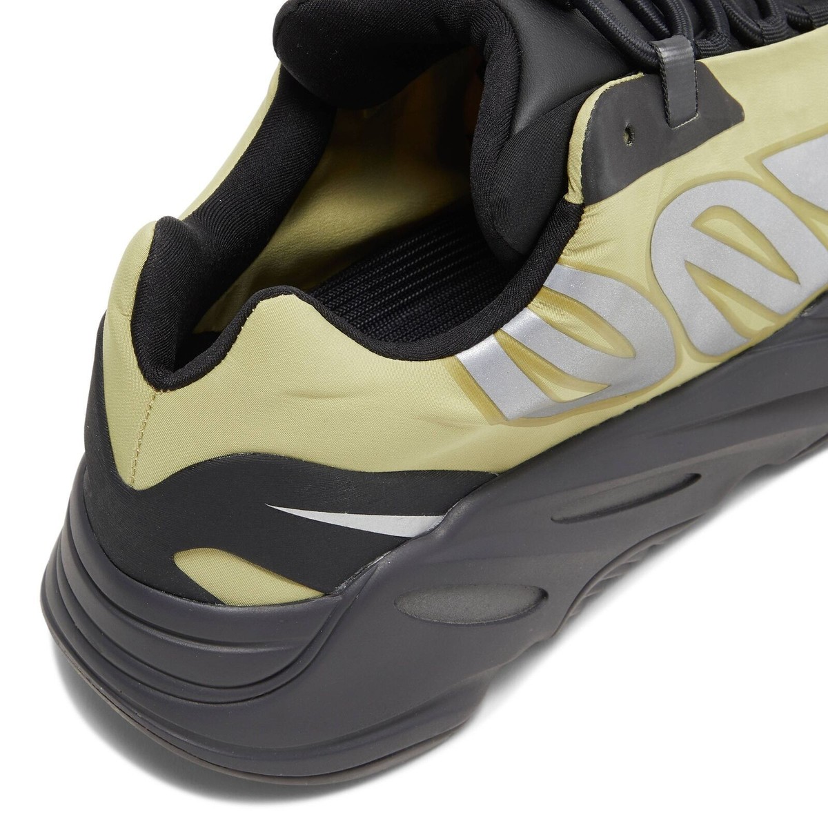 Size 7 - adidas Men display picture 3