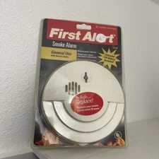 🔥First Alert Smoke & Fire Alarm – Battery Operated, Brand NEW ✅