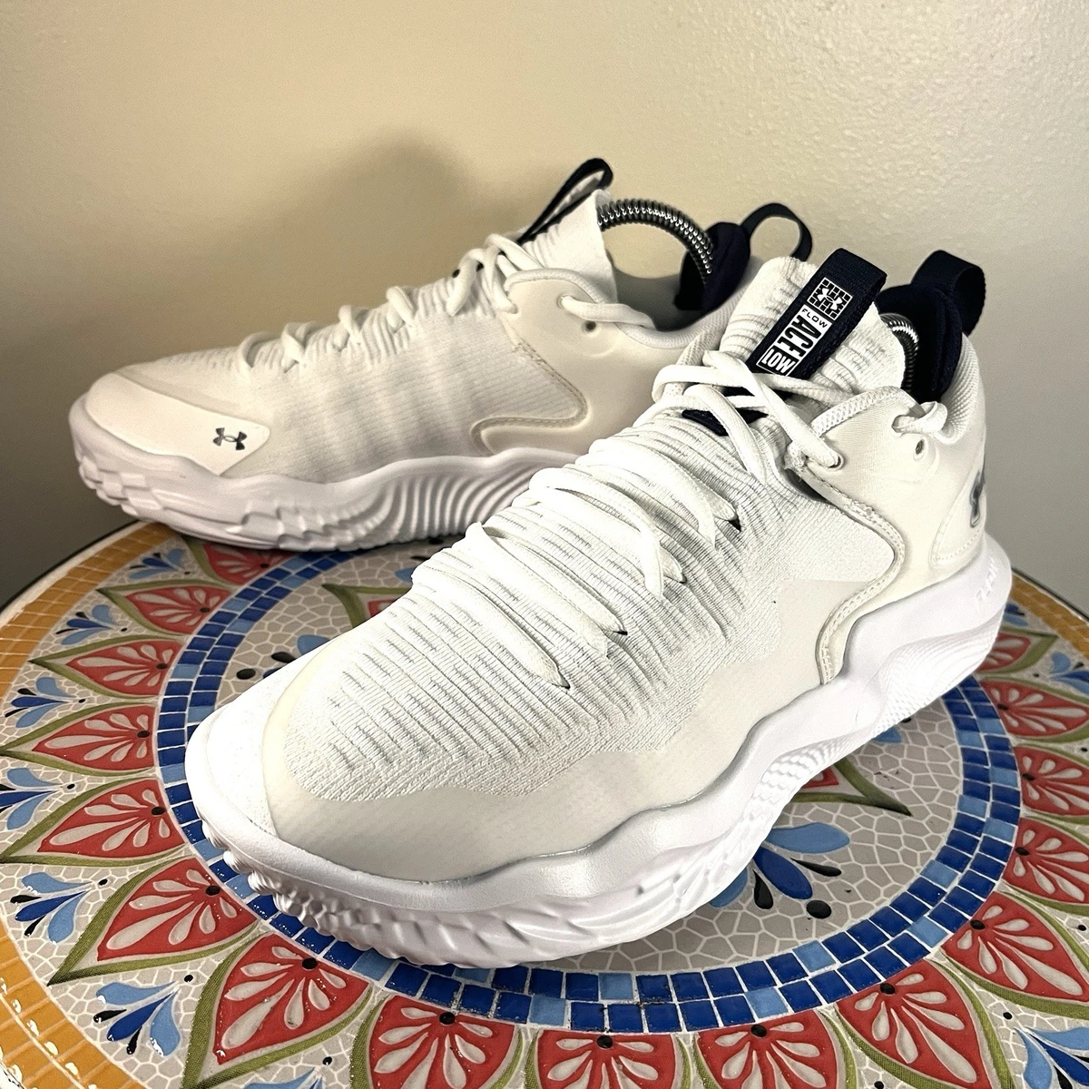 Under Armour Flow Breakthru 4 Basketball Shoes White Gold 3027084-100 Mens 10 Under Armor Flow Breakthru 4 Gold, Black & White Women main image 2