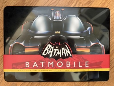 Polar Lights 1966 TV Show 1/32 Batmobile Collector's Edition Metal Tin Box Model