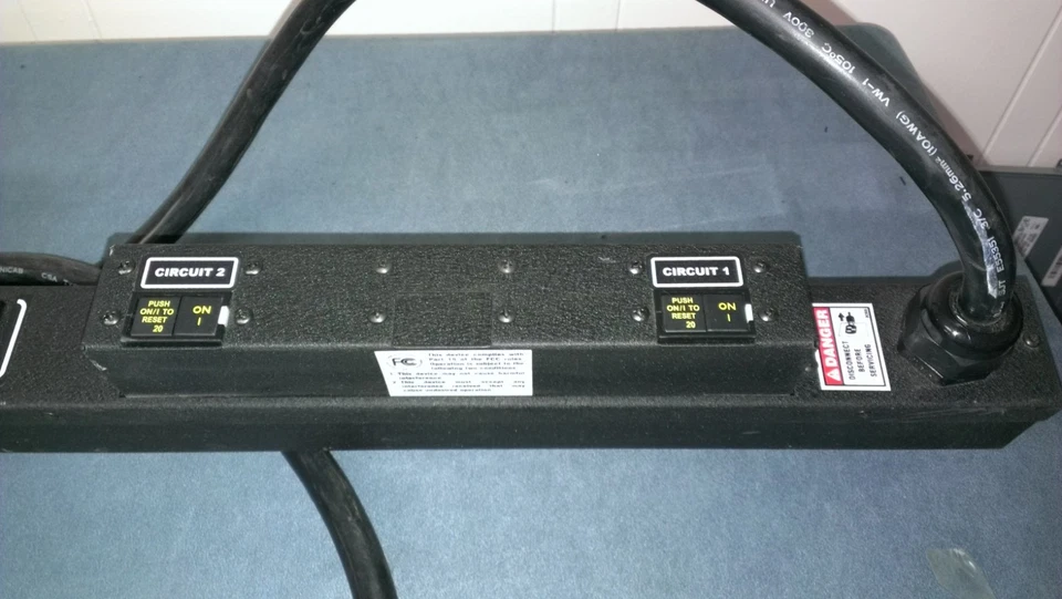 Eaton Wrightline 24 Metered Outlets AC 24A 250VAC Rack PDU Power Distribution - Image 4 of 4