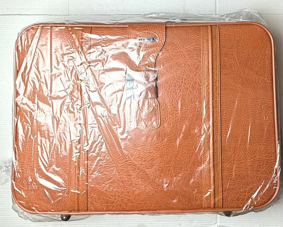 Vintage Vista Nested Luggage Set 5 Pieces Tan Locks Wheels Brand New 1980s - Image 2 of 4