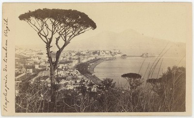 CDV 1868. Ansicht von Neapel aus dem Grab von Vergil. Italien.