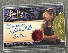 Buffy Ultimate Collectors series 2- Sarah Michelle Gellar Auto Wardrobe SET SP