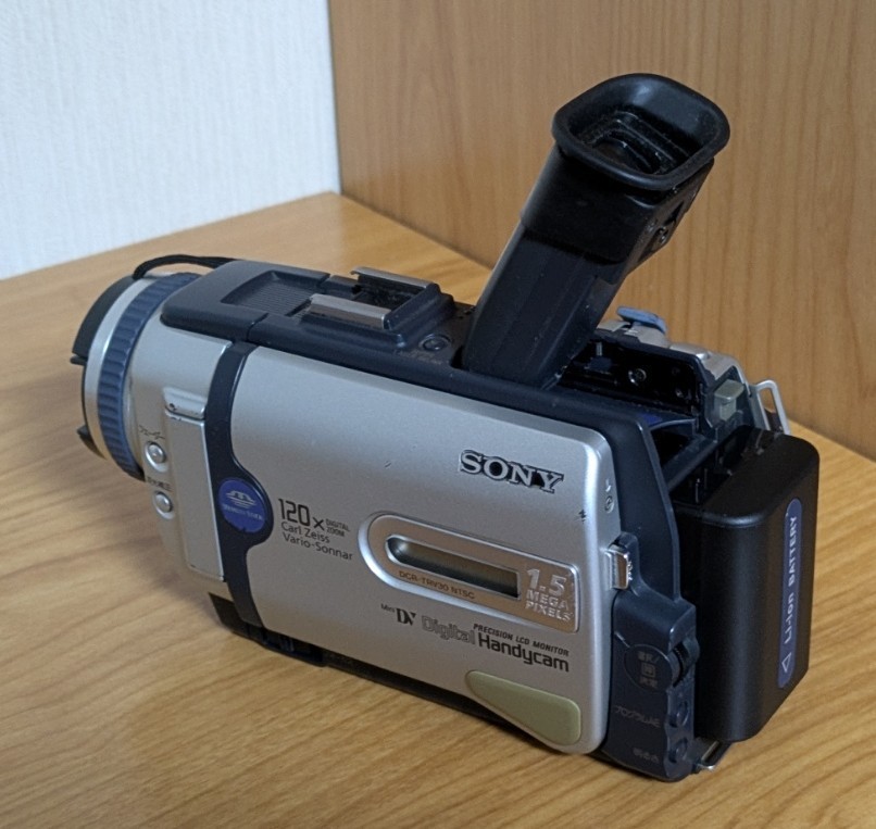 SONY DCR-TRV30 Handycam Camcorder NightShot MiniDV Japanese only
