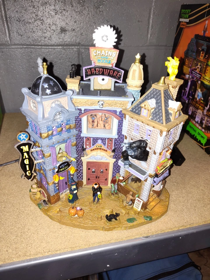 LEMAX SPOOKY TOWN "SPOOKY TOWN SQUARE" HALLOWEEN VILLAGE - Image 2 of 4