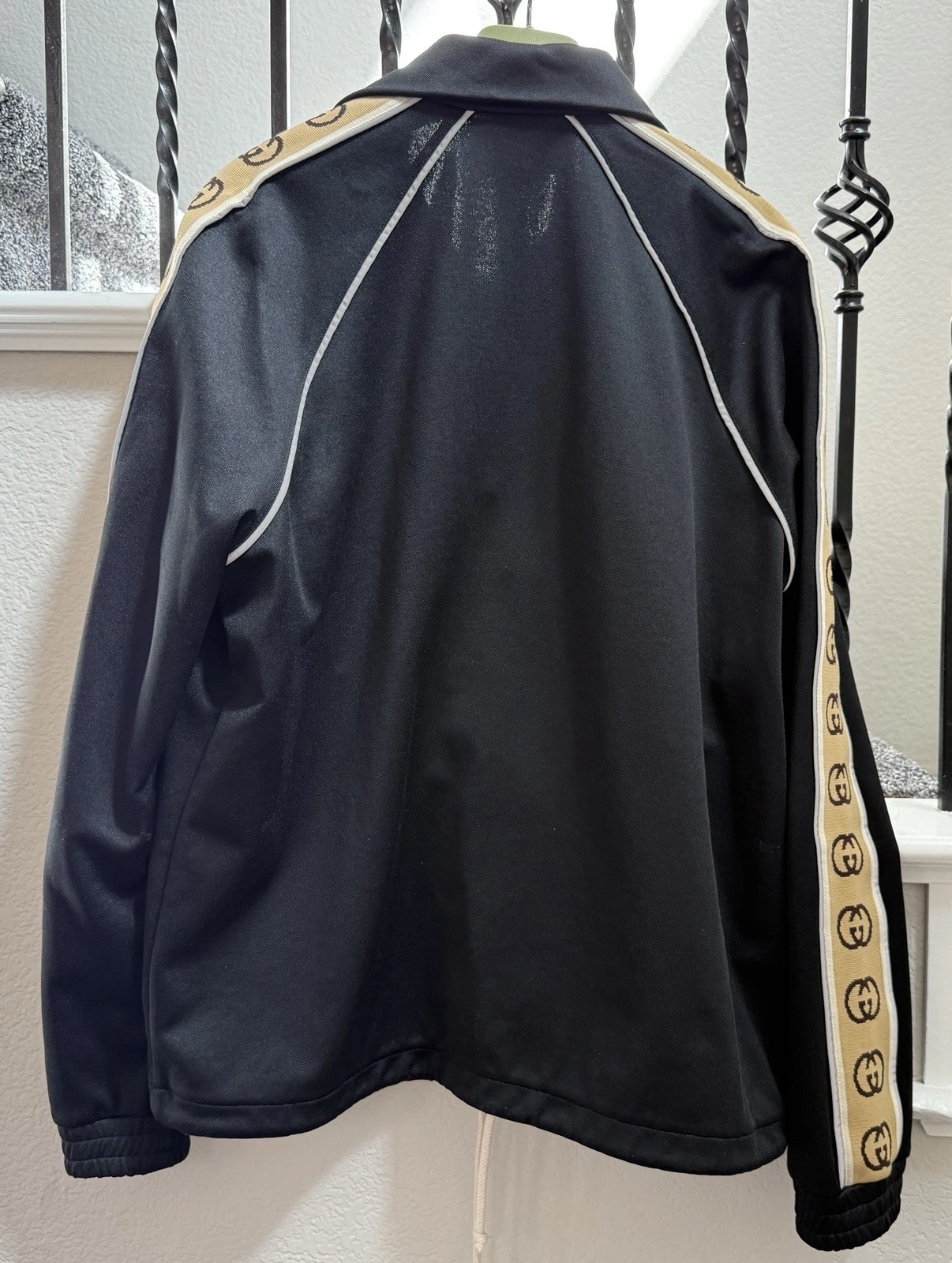 Giacca da pista Gucci nuova ad incastro nera GG Stripe riflettente. Taglia S