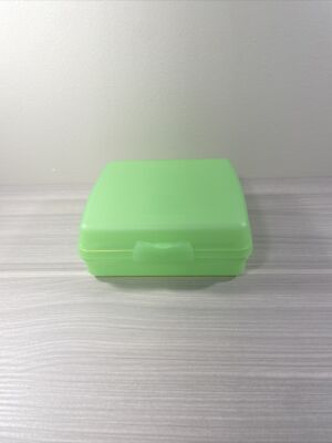 Tupperware Lime Green Sandwich Keeper New! 
