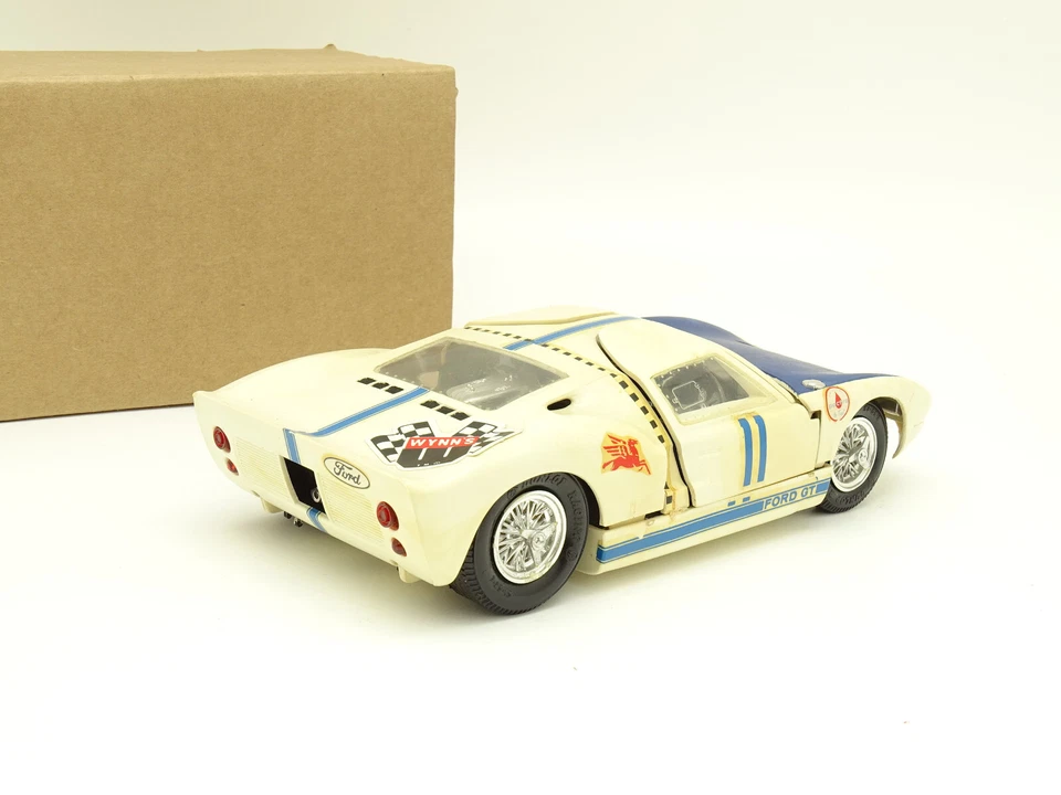Monogramma? Modello Montato In Plastica 1/24 - Ford GT N°11 - Immagine 3 di 4