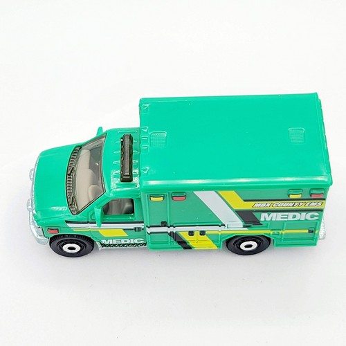 Matchbox '09 Ford F-350 Ambulance "MBX County EMS" (2015 MBX Basic - Heroic Resc - Picture 5 of 6