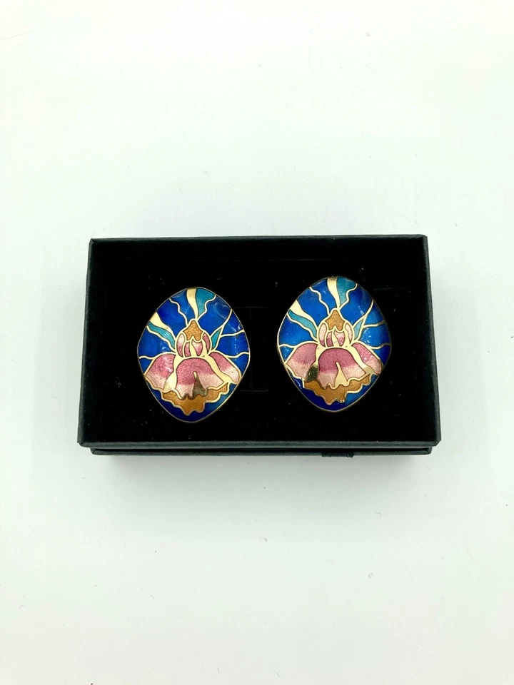 Hermosos Pendientes Cloisonné Marca 1928 - Fondo Azul Floral Forma Ovalada Foto 3 de 4