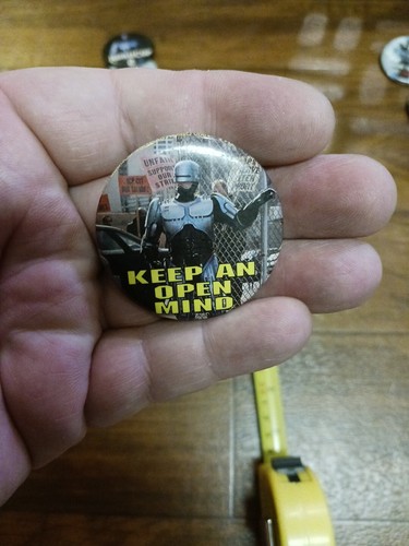 5 Vintage RoboCop Movie Promo Pinback Lapel Button - Picture 6 of 9