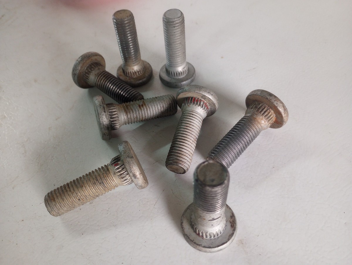 Case Axle Housing Studs 95XT, 90XT, 85XT, 70XT, 60XT, 465, 450