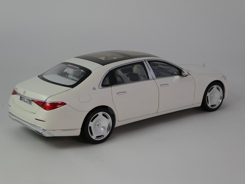 Norev Mercedes Maybach S-Class Diamond White Metallic 2021 1 Norev Mercedes Maybach S-Class Diamond White Metallic 2021 1