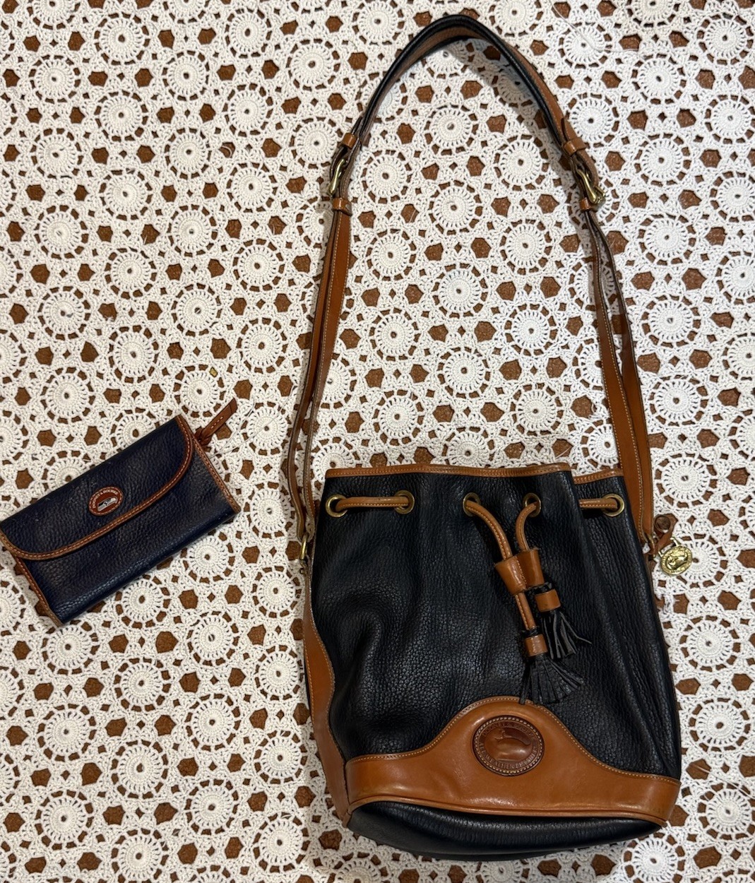 Vtg Dooney & Bourke Leather Drawstring Bucket Bag Purse Seahawks Wallet Set