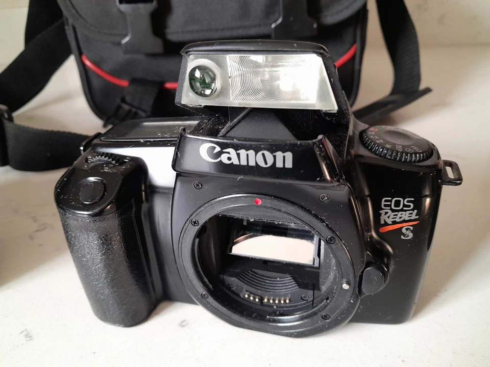 3 Pc Canon 35mm Film Camera Bodies - Rebel EOS S1/Rebel EOSG/Rebel EOS S2 & Bag - Image 4 of 4