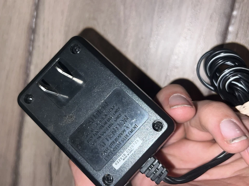 Retro Versal Universal 3 in 1 AC Adapter for Nintendo NES SNES Sega Genesis - Image 2 of 3