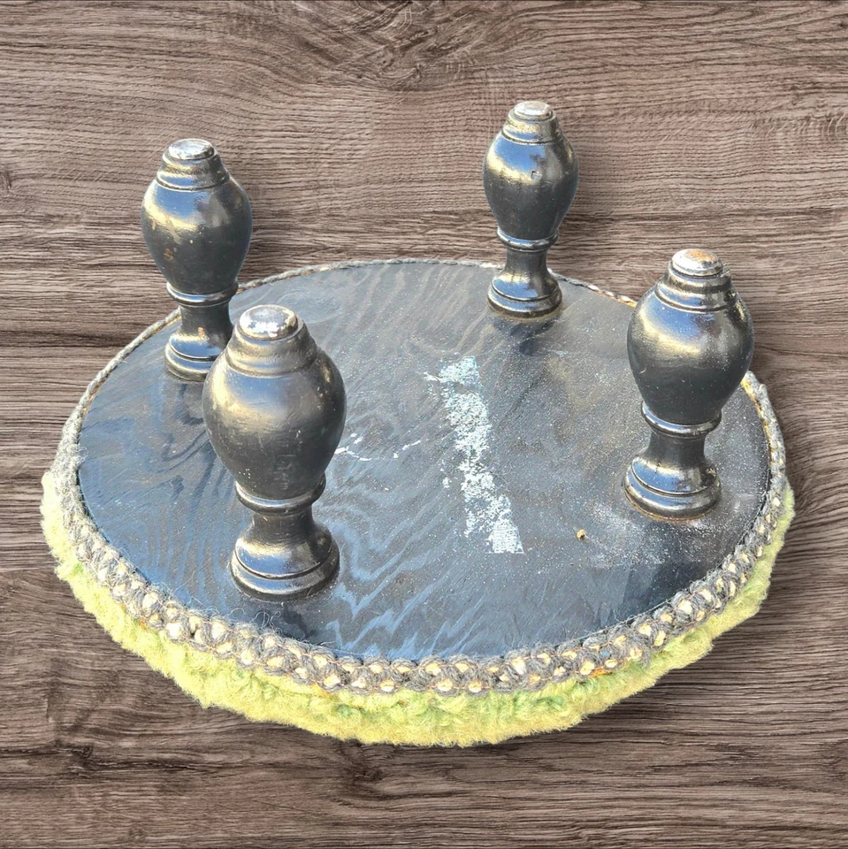 Taburete de pie alfombrado vintage, tamaño pequeño, diseño geométrico púrpura Foto 4 de 4