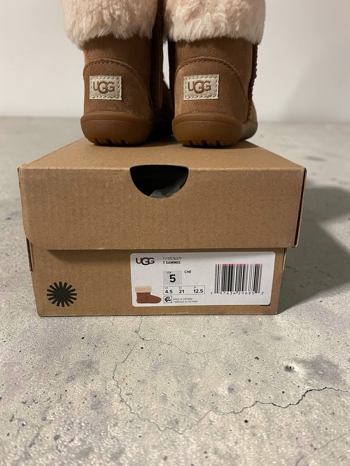 UGG Toddler Sammee Boots BRAND NEW IN ORIGINAL BOX SIZE 5T SOLD OUT AT STORES image 10