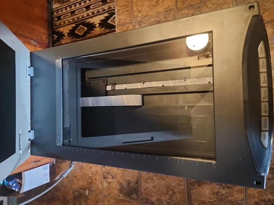 Microtek ScanMaker i800 Scanner Flatbed 48 Bit Color 9600x4800 DPI CCD Untested - Image 4 of 4