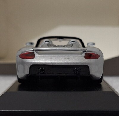 Vitesse 1/43 Porsche Carrera GT シルバー Porsche Carrera GT Silver P.M.G Jahresmodell 2000 1:43