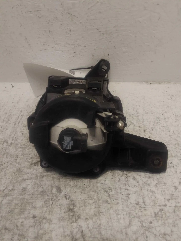 Used Driving Light fits: 2015 Toyota Rav4 Fog-Driving gasoline bumper mounted Gr — 第 3/4 张图片