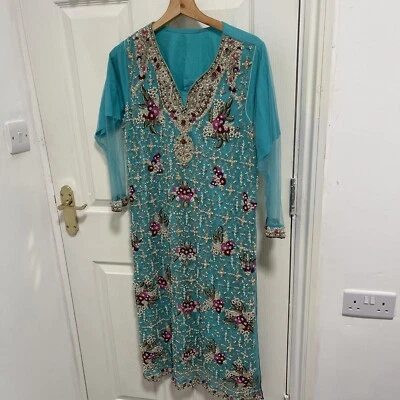 asian wedding dress used - Image 1 of 4