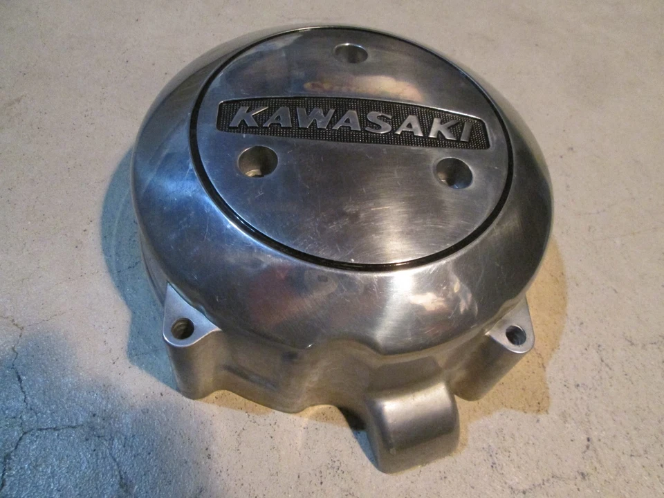 NUEVO DE STOCK Kawasaki 1977 - 1979 KZ650B / KZ650C PERSONALIZADO 14031-1009-80 CUBIERTA GENERADOR Foto 4 de 4