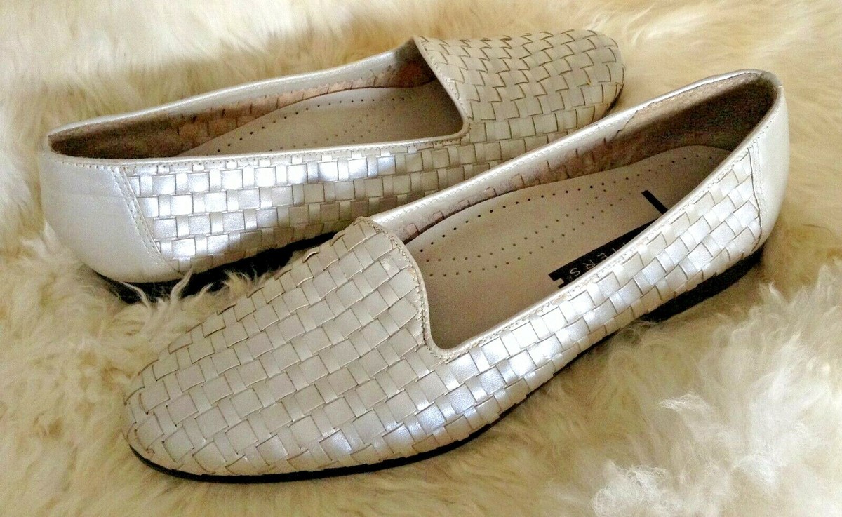 Trotters Women's Liz Leather Loafer - Basket Weave Design, Padded Insole, Slip-On Comfort