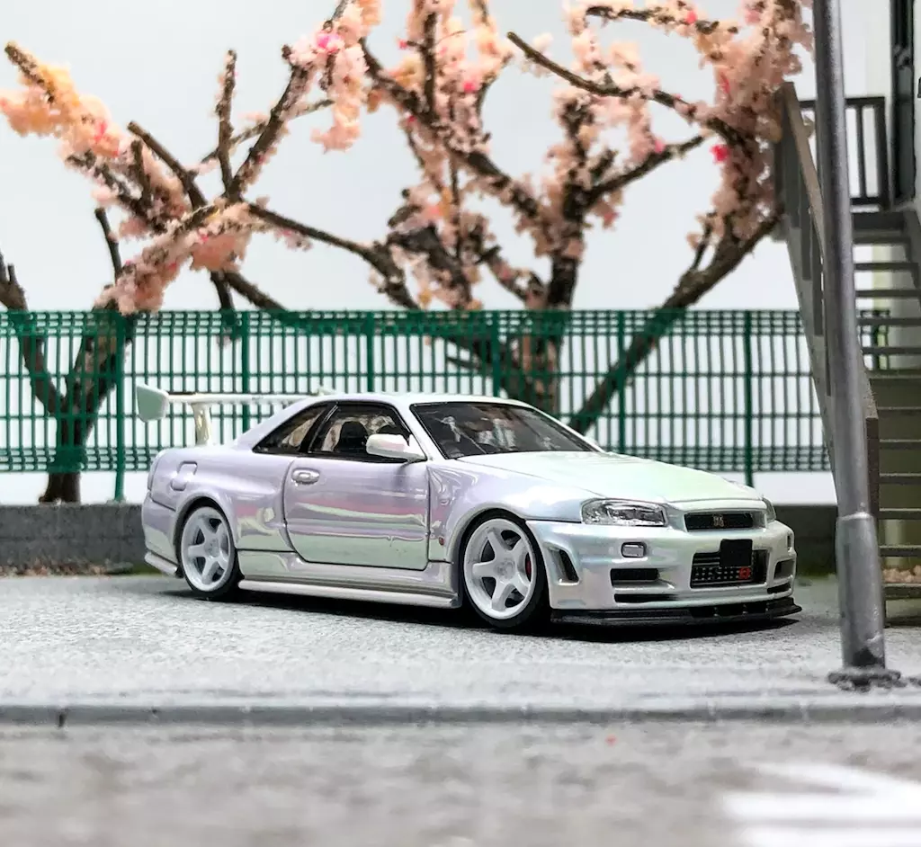 1/64 Fuji R34 GTR ホワイト Fuji 1:64 JDM White Skyline GTR R34 Nismo Z-Tune Model