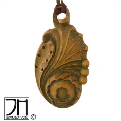 Antiker Art Deco Holz Anhänger geschnitzt antique oval wood pendant
