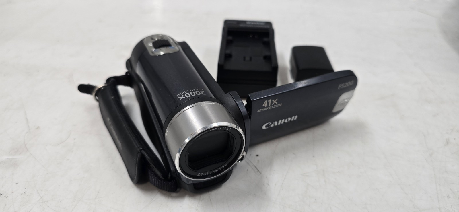 Black Video Camera Bundle 8gb Sd Card - Tested - Eb-19759