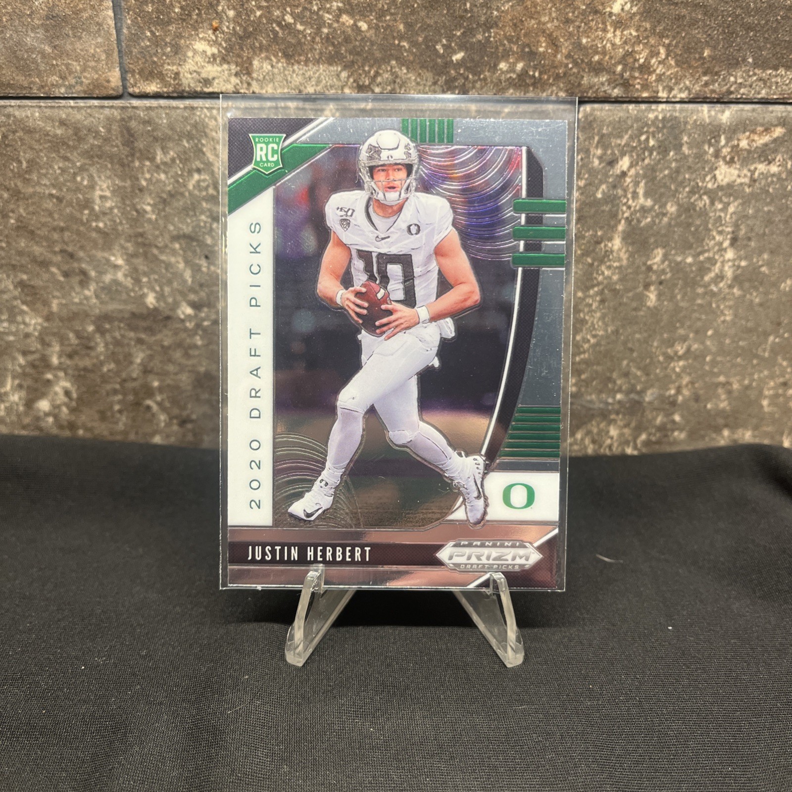 2020 Panini Football Prizm Draft Picks Justin Herbert #102 RC Oregon Ducks
