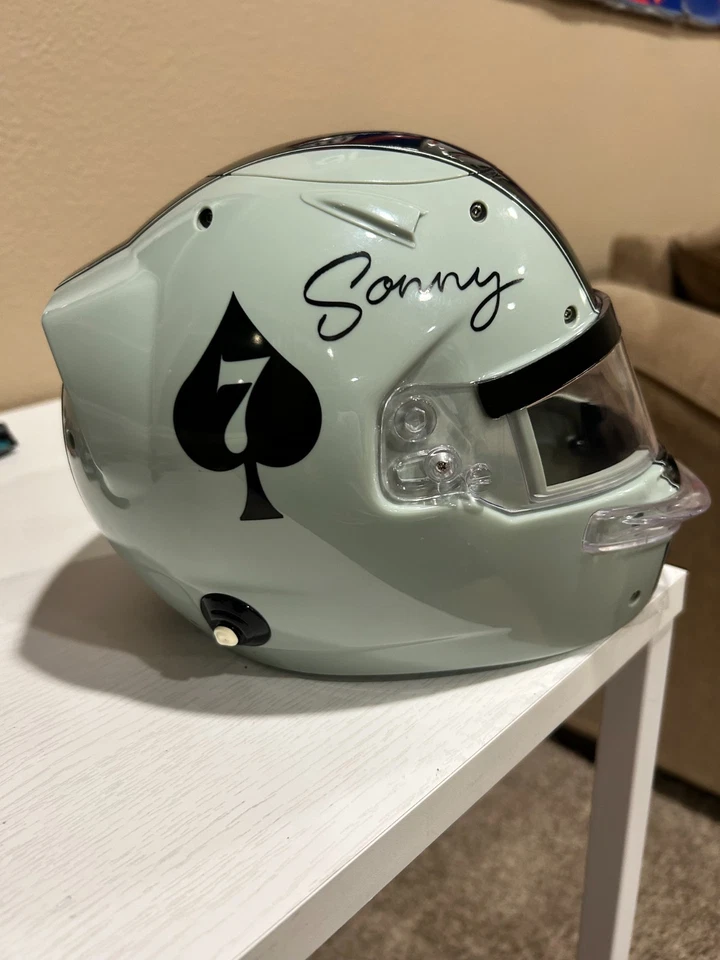 Exclusivo de AMC - Cubo palomitas casco Sonny Hayes película de F1 - raro, listo para enviar Foto 3 de 4
