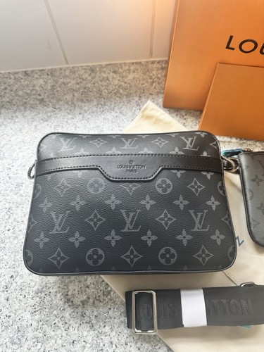 Louis Vuitton Men's Messenger Bag Triple Black Trio Bag - Picture 2 of 9