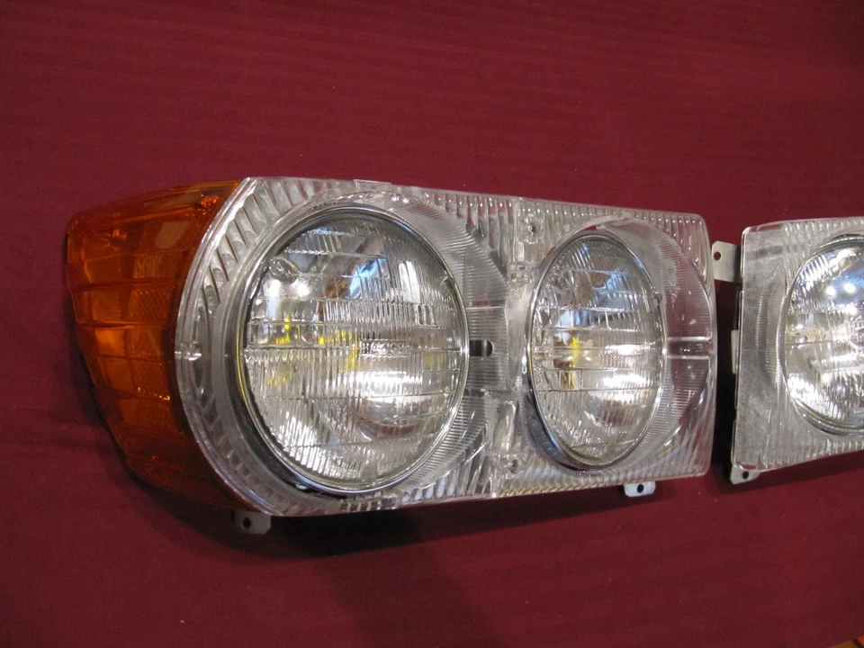 Montajes de faros izquierdo y derecho Bosch Mercedes-Benz W107 280SL 350SL 450SL Foto 4 de 4
