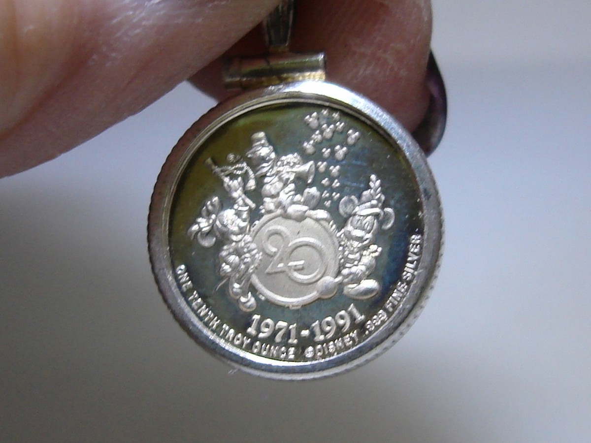 WALT DISNEY WORLD 20 MAGICAL YEARS 1971-1991 .999 SILVER COIN