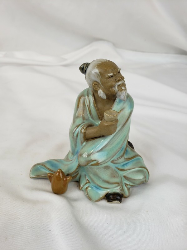 Nice small vintage pottery figurine, Chinese
