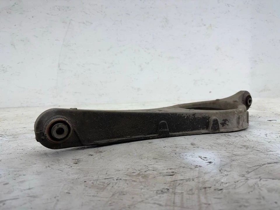 Brazo trasero derecho Volvo V60 2014-2016 usado Foto 3 de 4