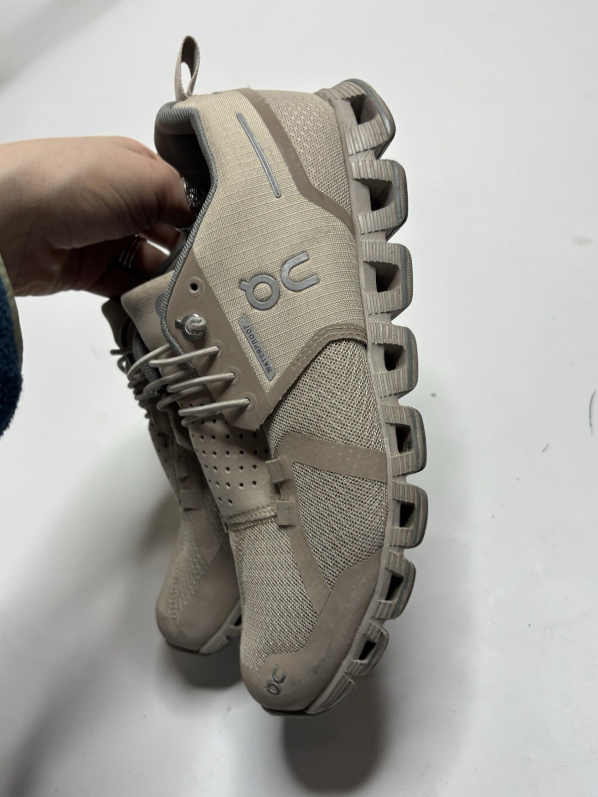 On Cloud 6 Waterproof Women’s 6.5 EU 37.5 Beige Lightweight Slip On Sneakers