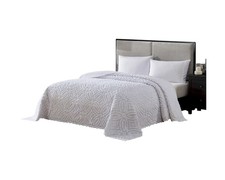 Beatrice Home Fashions Wedding Ring Chenille Bedspread, Queen, White Bedding