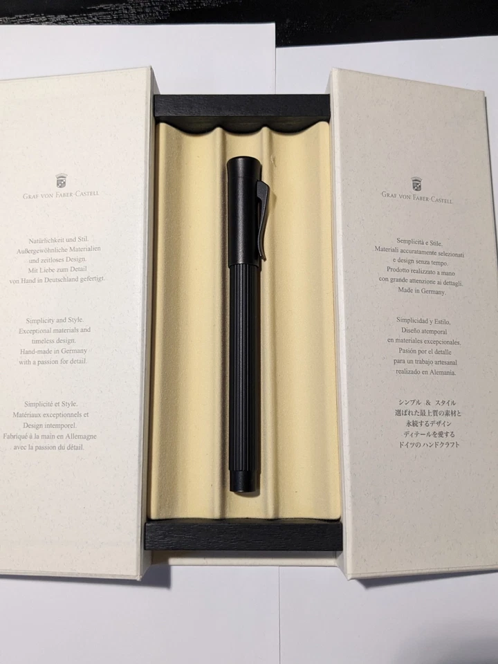 Graf Von Faber-Castell Tamitio negro plumín mediano Foto 2 de 4